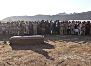 تشييع جثمان الفقيد المناضل الفريق الركن علي قائد صالح في موكب مهيب