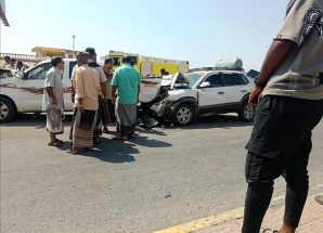 حادث مروري يتسبب بتصادم خمس سيارات في المكلا