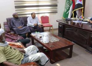 باتيس يبحث مع اللجان المجتمعية التعاون المشترك لخدمة أهالي المكلا