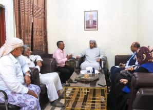 محافظ سقطرى يناقش مع وفد منظمة الصحة العالمية جهود القضاء على الملاريا