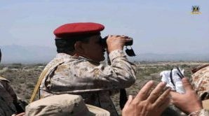 وزير الدفاع يتفقد أوضاع جبهة الضالع ويلتقي المرابطين