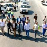 محافظ حضرموت يتفقد جسر المنوّرة بالمكلا