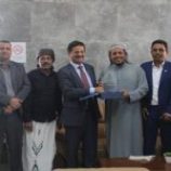 محافظ سقطرى يودّع عضو هيئة رئاسة المجلس الانتقالي الجنوبي ويمنحه درع شكر وتقدير