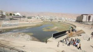 محافظ حضرموت يتفقد مشروع المرحلة الثانية لخور المكلا