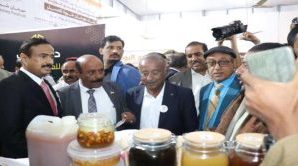 الشيخ لحمر يدشن مهرجان شبوة الأول للعسل