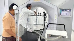 وصول قطعة غيار لجهاز العلاج الإشعاعي بمركز المكلا الخيري