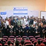 مؤسسة إنسجام تنفذ خامس جلساتها الحوارية حول بناء السلام والحوار الطلابي بالعاصمة عدن