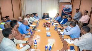 وزير النقل يتفقد سير نشاط محطة الحاويات و يرأس اجتماعاً مع قيادات الجهات العاملة فيه