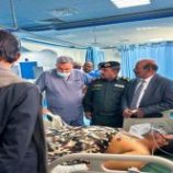 رئيس انتقالي شبوة يطمئن على صحة جريح الهجوم الإرهابي في المصينعة