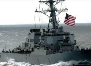 أمريكا تُعيد نشر مدمرة صواريخ في البحر الأحمر