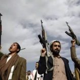 الحوثيون يحيلون ملفات موظفين معتقلين للنيابة