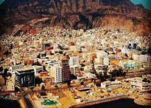 مكتب الأشغال العامة بصيرة ينفذ حملة لتنظيم الأسواق وإزالة العشوائيات بعدن