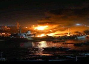 قصف ميناء المكلا يفضح فشل الاستراتيجيات السعودية وسط زيف التبريرات