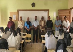 انتقالي تريم والسلطة المحلية يواصلان تدشين الامتحانات في ثانويات المديرية