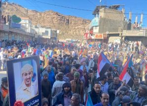 جماهير الشعيب تخرج في مسيرة حاشدة مطالبة بإعلان استقلال الجنوب