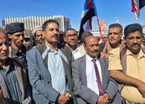 عتق… فريق التوجيه والرقابة الرئاسي يطّلع على أوضاع المعتصمين في المدينة