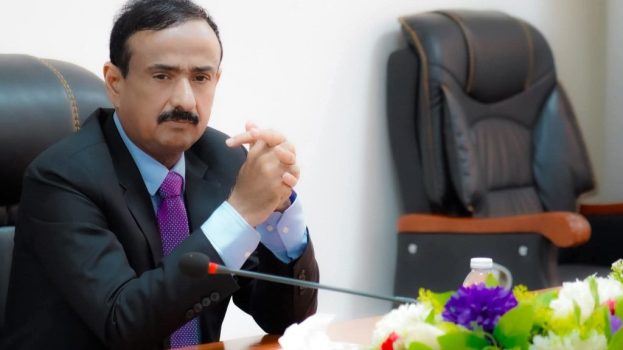 المحافظ بن الوزير يجدد دعوته لأبناء المحافظة للعودة وتعزيز وحدة الصف ويؤكد استمرار العفو الصادر عام 2022