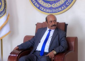 الشيخ لحمر يهنئ الرئيس الزُبيدي وأبناء الجنوب بتحرير وادي حضرموت