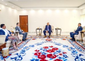 الرئيس الزُبيدي يطّلع على المخطط الإنشائي لمشروع مركز المؤتمرات والمعارض بمحافظة شبوة