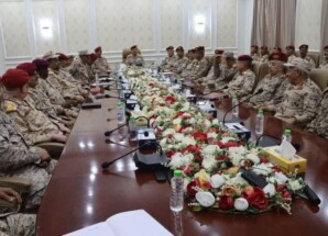 وزير الدفاع يترأس اجتماعاً موسعا بقيادات الوزارة والهيئات والدوائرلمناقشة مستجدات الوضع الأمني – العسكري في محافظتي حضرموت والمهرة،