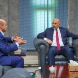 الرئيس الزُبيدي يطّلع من محافظ البنك المركزي على الإجراءات المنفذة في خطة الإصلاحات المالية والمصرفية