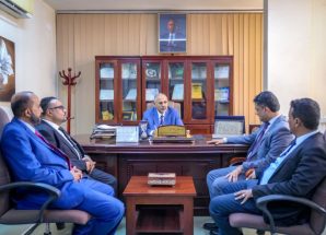 الرئيس القائد عيدروس الزُبيدي يتفقد سير العمل بوزارة الإعلام والثقافة والسياحة