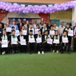 مدارس سماء عدن تستقبل طلابها الفائزين بالمركز الأول في مسابقة التحدي العالمي للروبوت