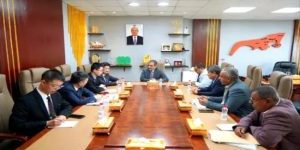 المحافظ لملس يناقش مع القائم بأعمال السفير الصيني التعاون بمجالات التنمية