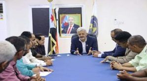 الفريق الرئاسي يلتقي قيادتي الانتقالي والسلطة المحلية في لحج