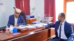 المحافظ بن الوزير يستهل نشاطه باستقبال عدد من قيادات المكتب التنفيذي والشخصيات الاجتماعية