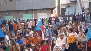 فريق التوجيه والرقابة الرئاسي يتفقد مخيم الاعتصام المفتوح في لحج