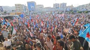 وفود جماهيرية من مديريات الحوطة وتبن والمسيمير تصل إلى ساحة الاعتصام بالعاصمة عدن