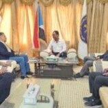 باعوم يبحث مع أمين عام جامعة سيئون أوضاع الجامعة والتحديات التي تواجهها