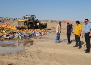 مدير عام المنصورة يوجه بإتلاف ( 70 ) طناً من العصائر منتهية الصلاحية