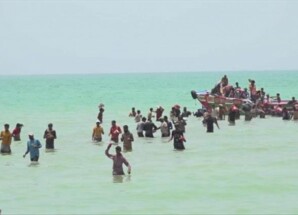 ودة 51 صياداً يمنياً إلى المخا بعد الإفراج عنهم من قبل السلطات الإريترية