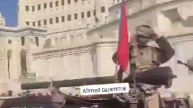 القوات المسلحة الجنوبية تدخل مدينة سيئون وتصل إلى محيط قصر الكثيري وسط ترحيب واسع من الأهالي