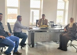 مديرة عام التذاكر بهيئة الطيران تبحث مع مدير مطار سقطرى الدولي آليات تطوير إصدار التذاكر