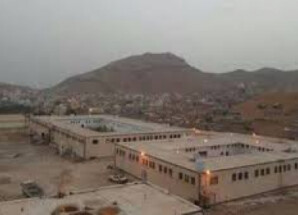 اندلاع اشتباكات عنيفة في سجن المكلا أثناء محاولة تهريب سجناء خطرين واستنفار أمني غير مسبوق