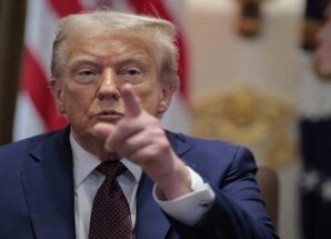 ترامب يهدد إيران بضربة أقسى ويدعوها لاتفاق نووي عاجل