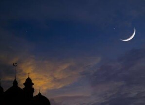 فلكي يمني يحدد موعد أول أيام رمضان ويكشف عن ظاهرتين فلكيتين