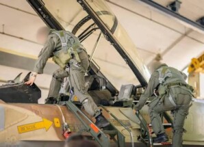 أبراهام لينكولن تقترب من إيران… والحوثيون يلوّحون بعودة الهجمات على السفن