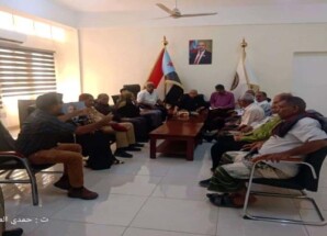 مجلس المستشارين يُشيد بمشاركة أبناء شعب الجنوب في الوقفة الاحتجاجية الرافضة لإغلاق مقر الجمعية الوطنية