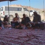 عتق.. وسط توافد شعبي ورسمي مهيب.. انتقالي شبوة يفتتح مخيم العزاء لشهداء المظاهرة السلمية