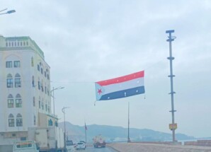 أعلام الجنوب تملأ شوارع المكلا قبيل مظاهرة رافضة لوجود القوات الشمالية بحضرموت