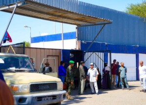 قوات (مدعومة سعودياً) تغلق مقر الجمعية العمومية للمجلس الانتقالي الجنوبي في مديرية التواهي بالعاصمة عدن