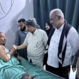 القائم بمهام الأمين العام يتفقد جرحى أعمال القمع والتنكيل التي استهدفت الوقفة الاحتجاجية السلمية بالعاصمة عدن