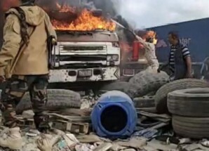 حريق في الساحة الجمركية بميناء عدن للحاويات