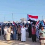 توافد شعبي واسع إلى ساحة الحرية في الغيضة