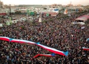 ساحة العروض وفلسفة التفويض: قراءة في تناقضات القوة والشرعية