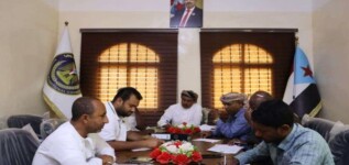 اجتماع انتقالي سقطرى يستنكر إغلاق مقرات المجلس في العاصمة عدن